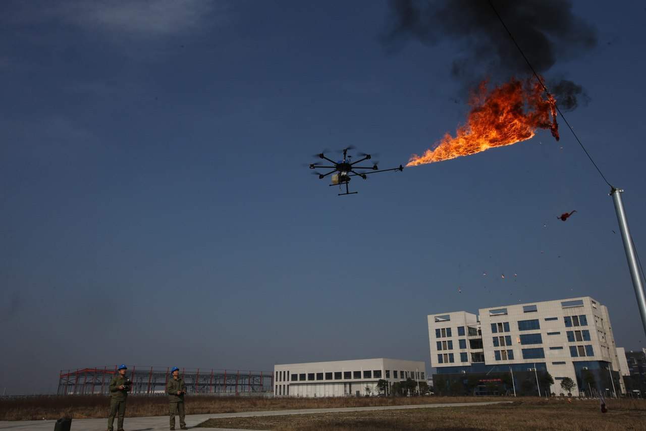 Огнеметные дроны в Китае